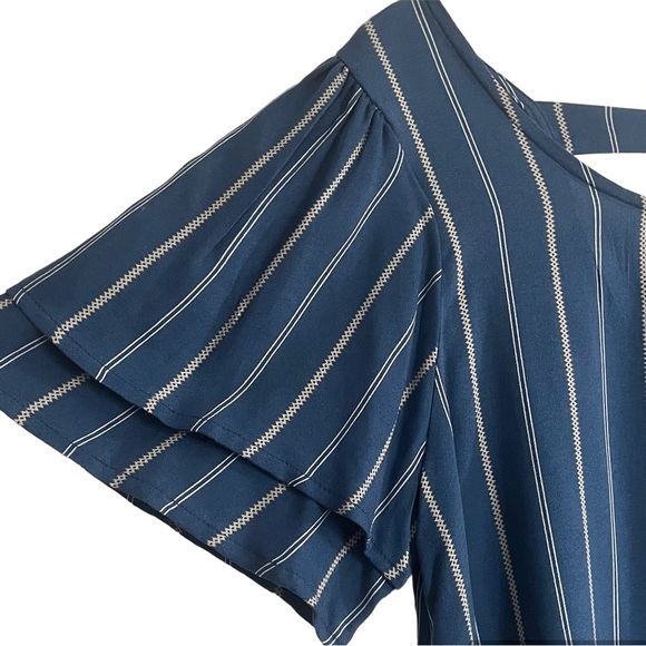 ηεω twenty second Pin-Stripe Open-Back Flutter-Sleeve Lightweight Scoop-Neck Top - Picture 5 of 11